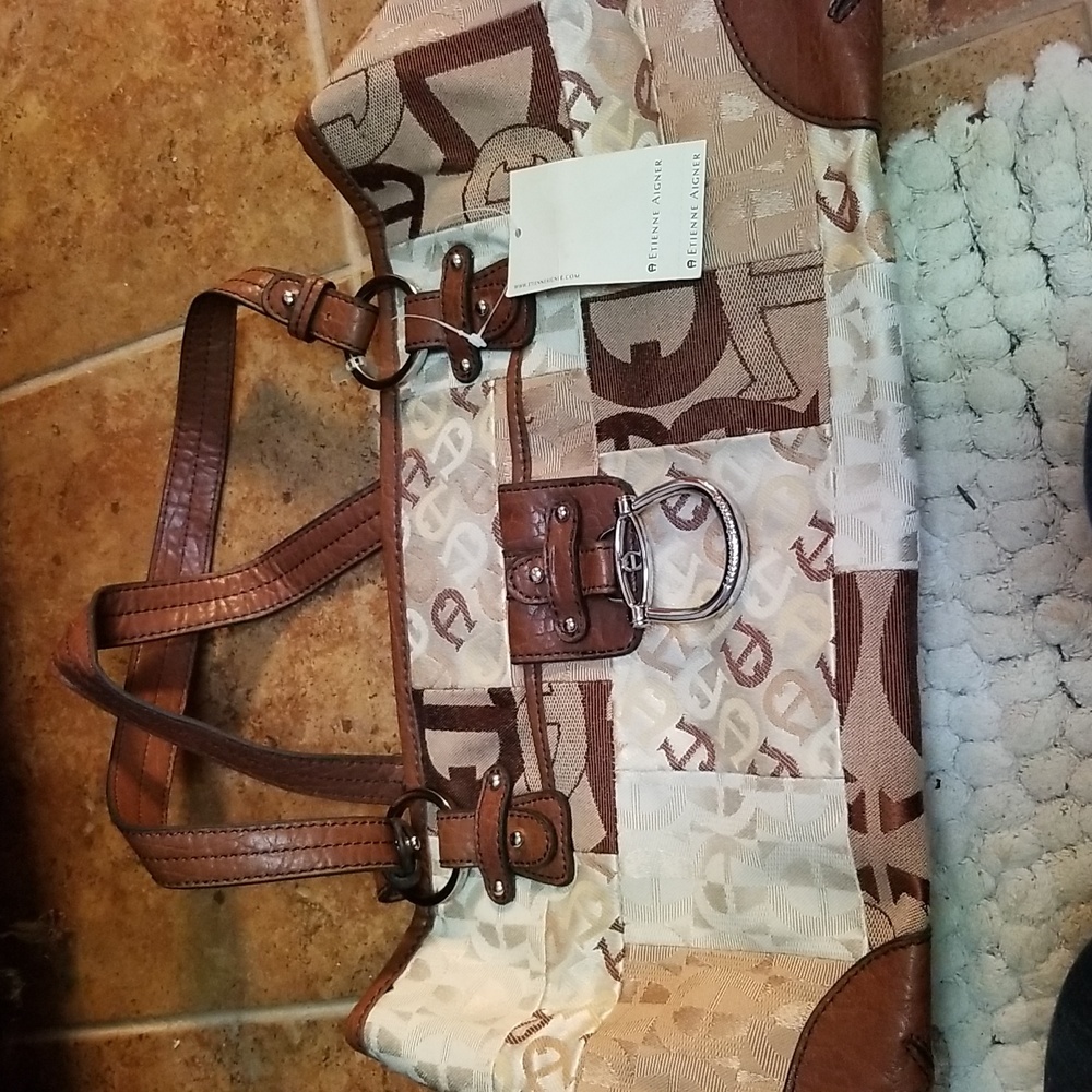 Purse - Picture 1 of 7